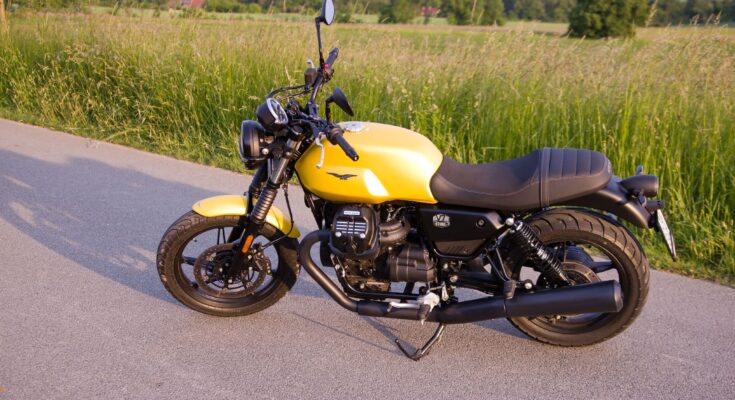 Moto Guzzi V7 Stone 2