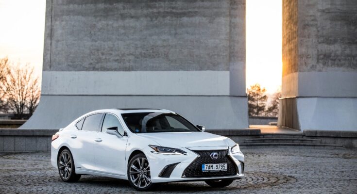 Lexus Es300h 1 (1)