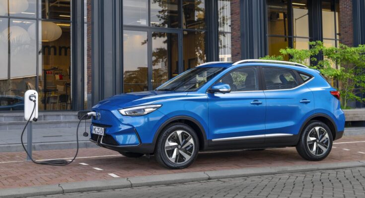 Mg Zs Ev Static Side Parked