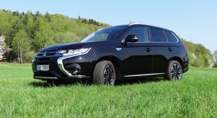 Mitsubishi Outlander Phev 03