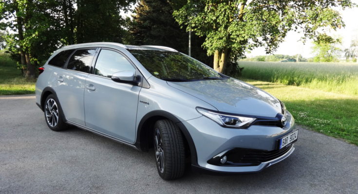 Auris Touring Hybrid 01