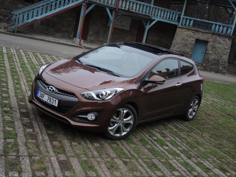 TEST Hyundai i30 3dv. 1,6 CRDi Premium Trikolor