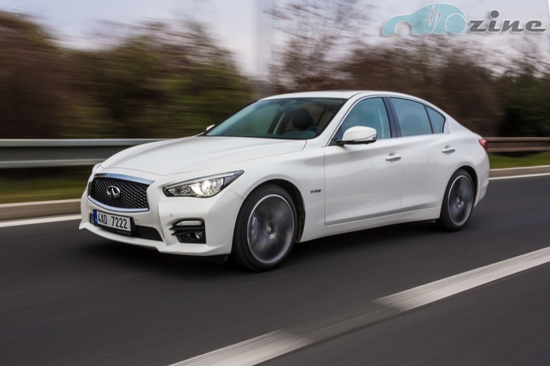 TEST Infiniti Q50S Hybrid AWD