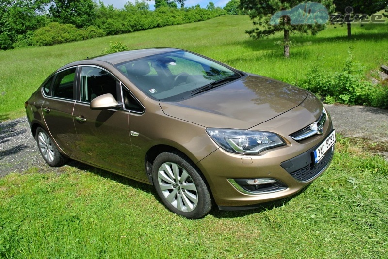 TEST Opel Astra Sedan 1,7 CDTI Cosmo - Rodinný závoďák